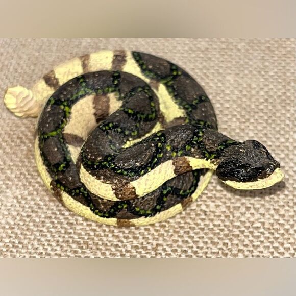 Land & Sea Nature Series Rattlesnake Mini Figurine coiled rattler - shelf sitter - Picture 1 of 4